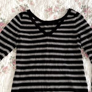 Vintage striped black and white sweater/long sleeve